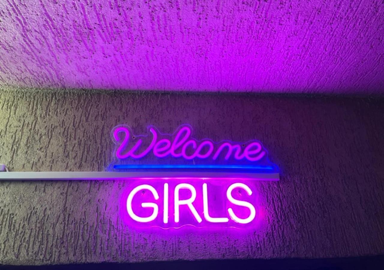 Girls Willa Krakow Bagian luar foto